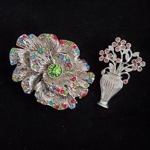 Lot of 2 silver sparkling brooches